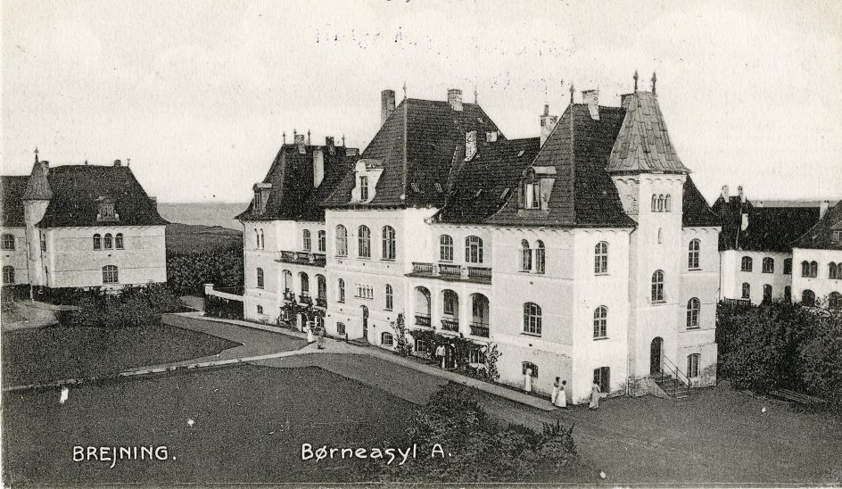 Åndssvagean- stalten i Brejning. Billedet er fra cirka 1900. –