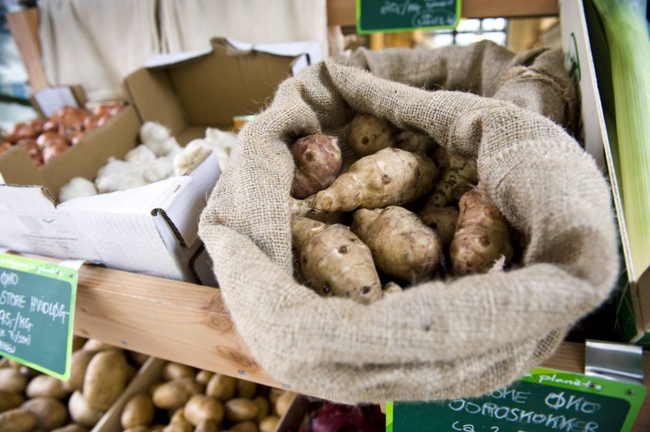 Produkterne i LØS Market er emballagefri, da købmanden i lighed med resten af Saxogade-butikkerne har gjort grøn bæredygtighed til et fokusområde på linje med det sociale aspekt.