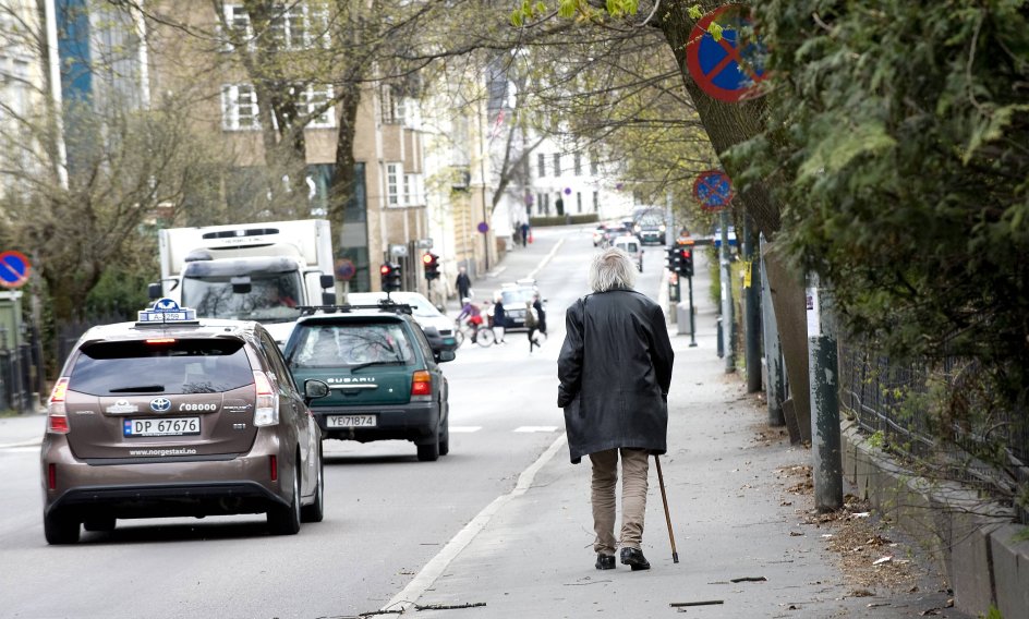 ”Efter min far døde havde jeg heller ingen til at presse mig til at komme i kirke, så det var nemt for mig at holde op. Det gjorde jeg som teenager, for jeg kunne ikke lide det lidt fordømmende miljø i kirken.”