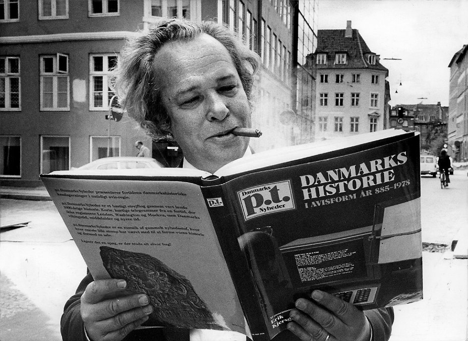 Den seneste store danmarkshistorie-formidler på tv var Erik Kjersgaard, som i 1982 fortalte om Danmark til danskerne i 12 afsnit. –