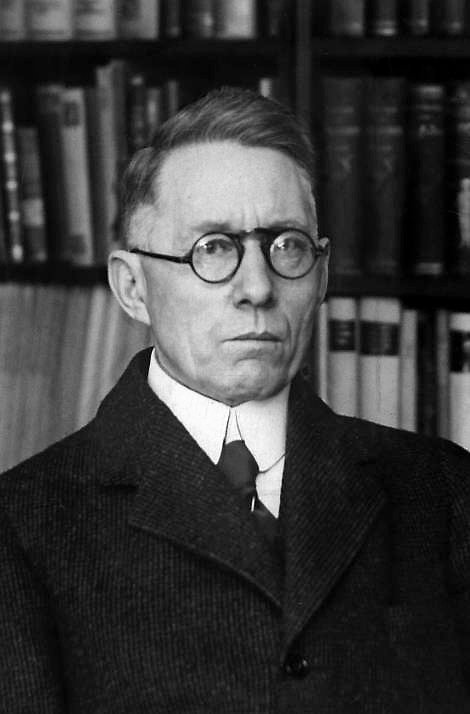 Kendte Jensen’er er også kommet med i ”Bogen om Jensen”, her er det forfatteren Johannes V. Jensen.