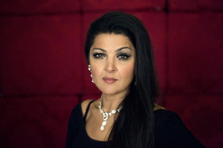 Khaterah Parwani, talskvinde Exitcirklen, der arbejder imod social kontrol.