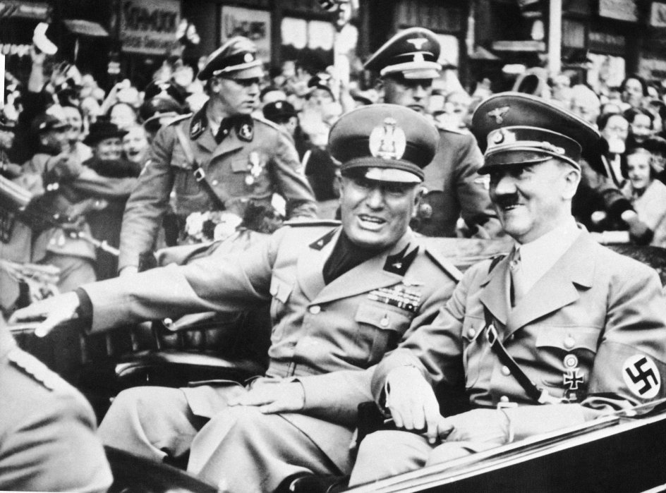 Benito Mussolini, den italienske premierminister, og Adolf Hitler, Reichs Fuehrer. 