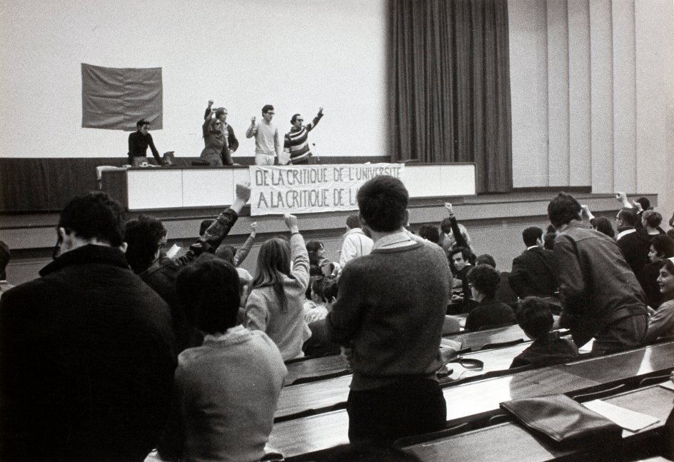 De første franske studenteroprørere tager ordet i marts 1968.