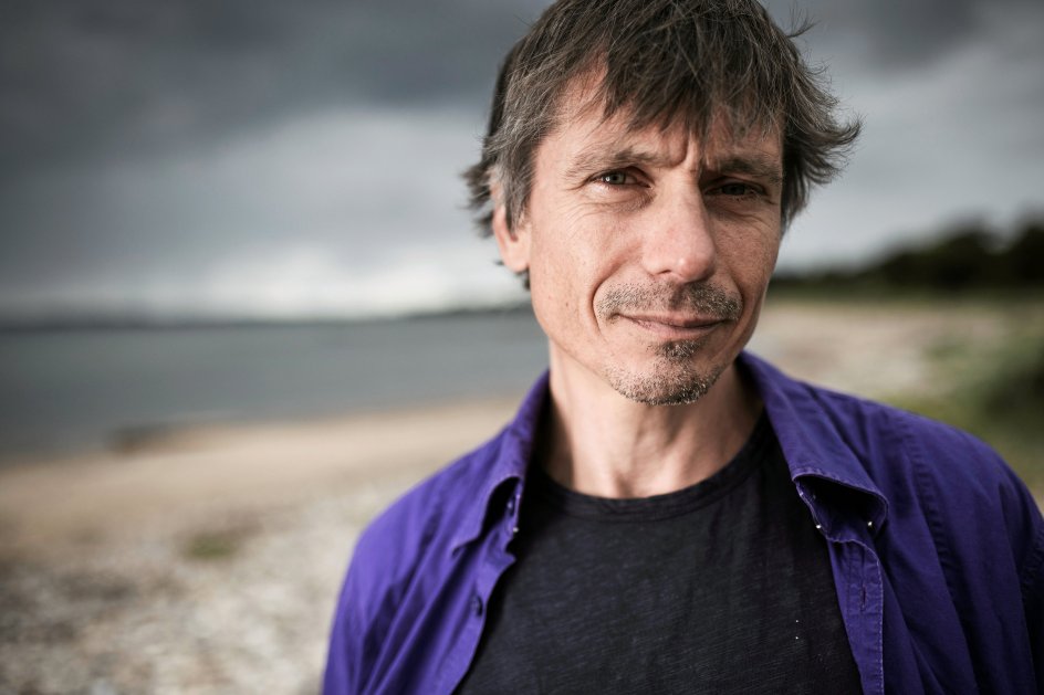 ”I Søren R. Fauths skildringer skabes en dynamik af følelsesmæssige kontraster.” –