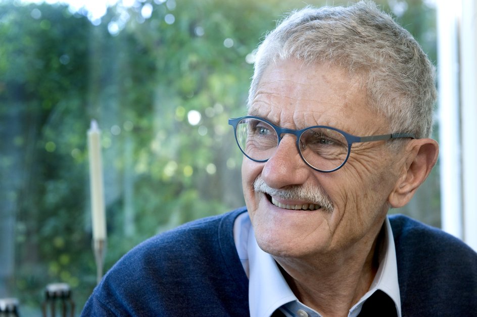 Mogens Lykketoft og Uffe Ellemann-Jensen er i dag enige om mange ting. Når man spørger, om de kan forstå frygten for, at velfærdsstaten ikke kan holde til, at alle kan rejse frit rundt, tage arbejde og få del i ydelser som børnechecken, svarer Mogens Lykketoft: ”Jeg tror, den bekymring er vildt overdrevet. Vores manglende evne til at integrere folk med en anden hudfarve og religion er en meget større trussel for velfærdssamfundet. Derfor bliver man nødt til at have så meget styr på