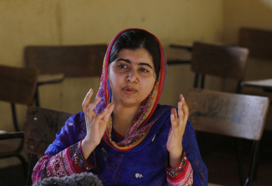 FN's generalsekretær, António Guterres, har mandag udnævnt nobelprismodtager Malala Yousafzai til fredsambassadør for FN. Udnævnelsen får hun for sit arbejde for pigers uddannelse. Det skriver nyhedsbureauet Reuters. /RITZAU 11. APRIL 2017/ (foto) Nobel laureate Malala Yousafzai speaks to the Associated Press in Dadaab refugee camp, Kenya, Tuesday, July 12, 2016. Yousafzai visited the world's largest refugee camp on her 19th birthday and voiced concern that Kenya's plans to close it could create "a generation lost." (AP Photo/Khalil Senosi)