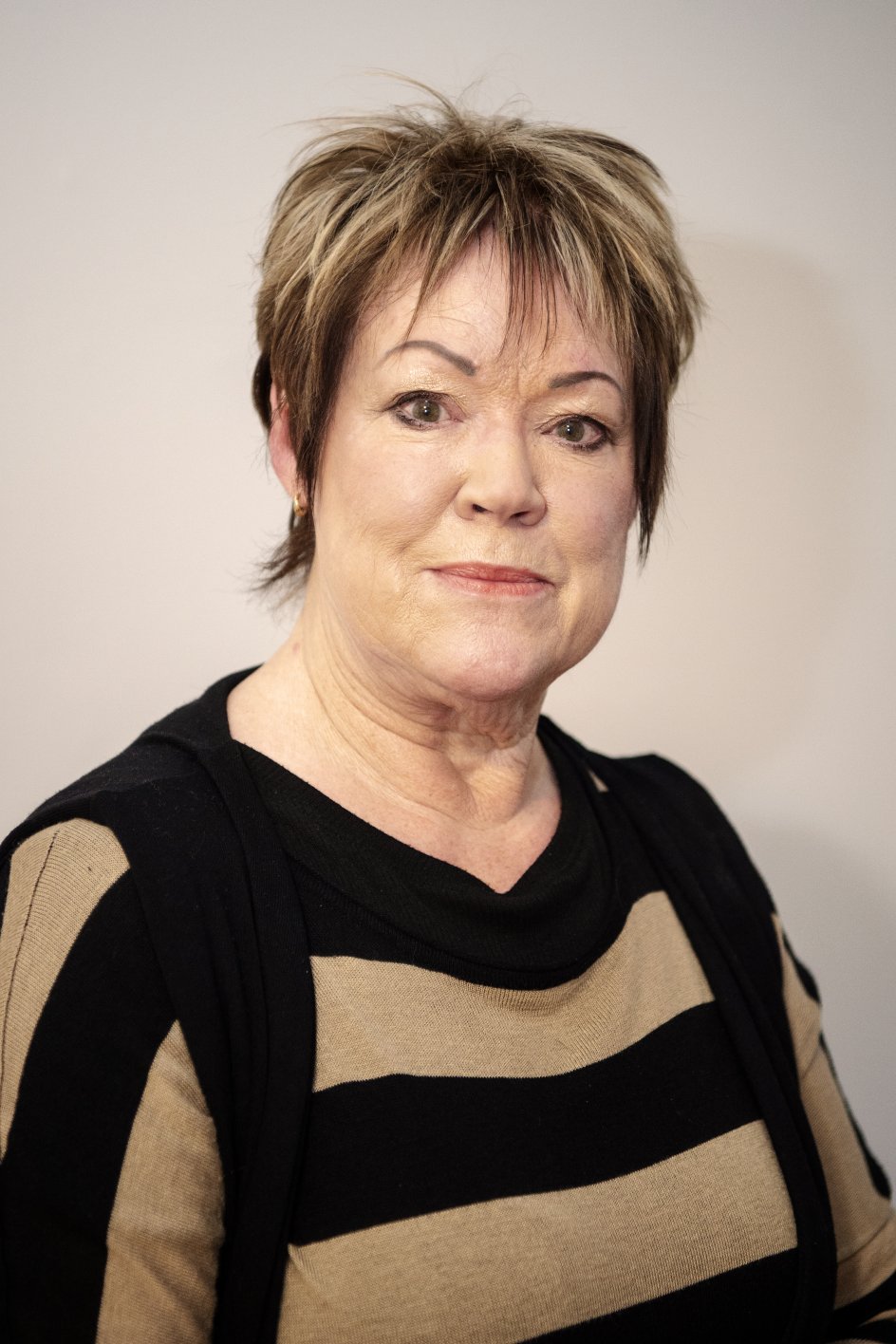 Det Etiske Kompas, Program 6. Live fra Kristeligt Dagblads kantine. Voxpop: Puk Havn, 65 år og bor i Bagsværd
