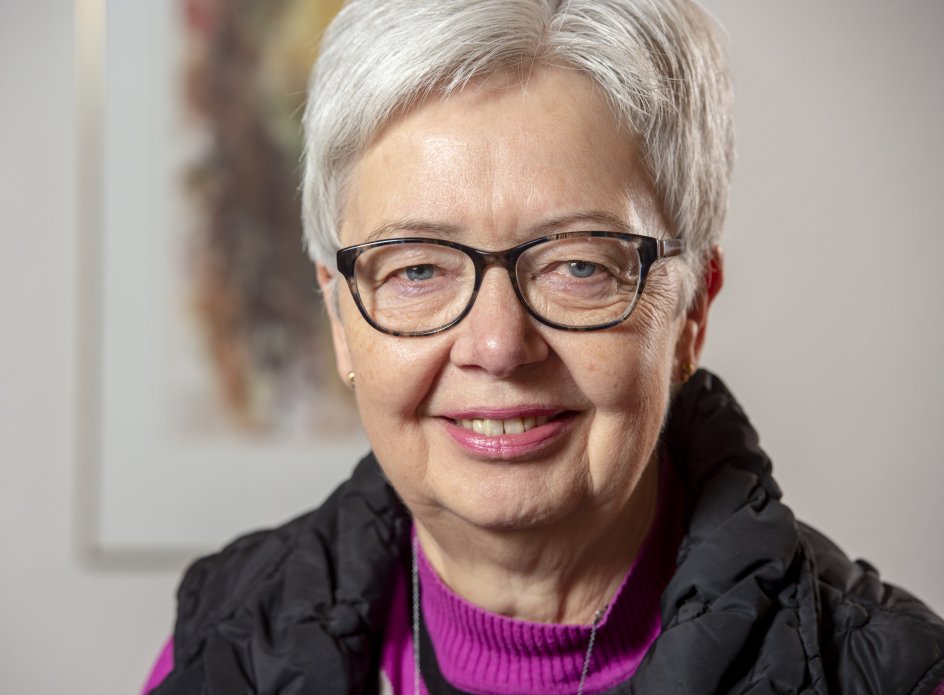 Ane Marie Mortensen, Herning. Et almindeligt tænksomt menneske, som forholder sig til sin mands død og sin tro.