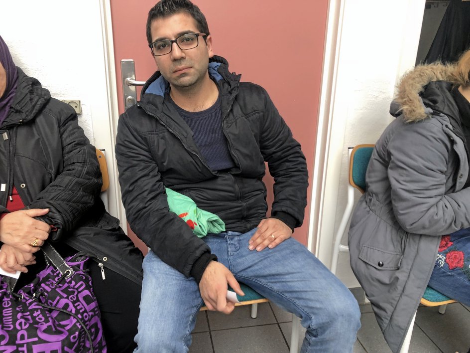 Der er både etiske og praktiske grunde til, at danskerne er blevet bedre til ikke bare at smide mad ud. I Silkeborg er der god gang i butikken, når lokale supermarkeder donerer madvarer, som tidligere endte i affaldscontaineren.
