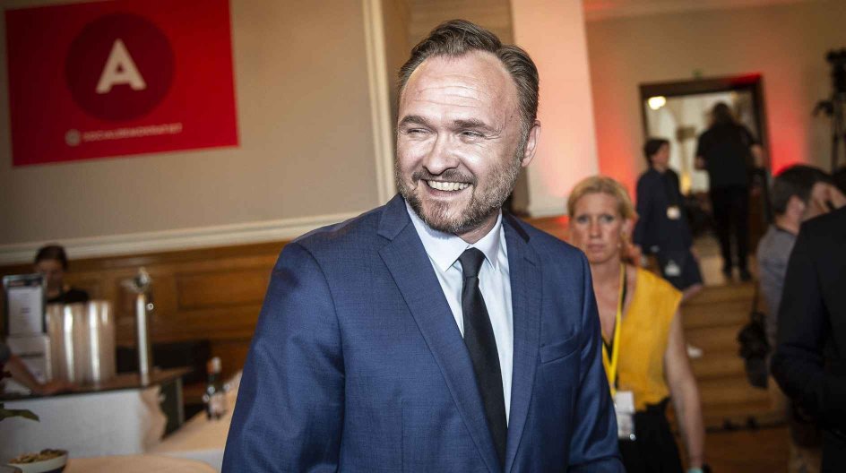 Jesper Petersen er ny minister og overtager Uddannelses- og Forskningsministeriet for Ane Halsboe-Jørgensen, der til gengæld bliver kirke- og kulturminister.