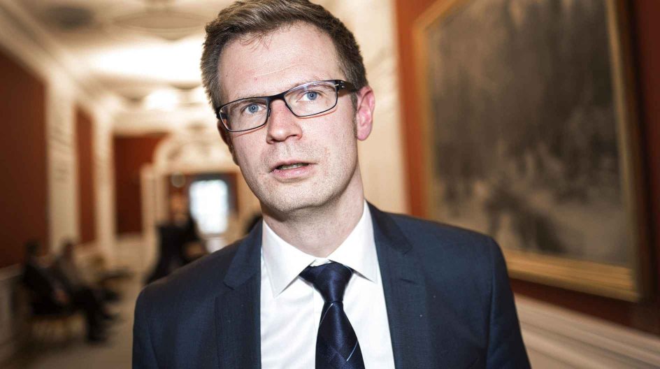 Jesper Petersen er ny minister og overtager Uddannelses- og Forskningsministeriet for Ane Halsboe-Jørgensen, der til gengæld bliver kirke- og kulturminister.