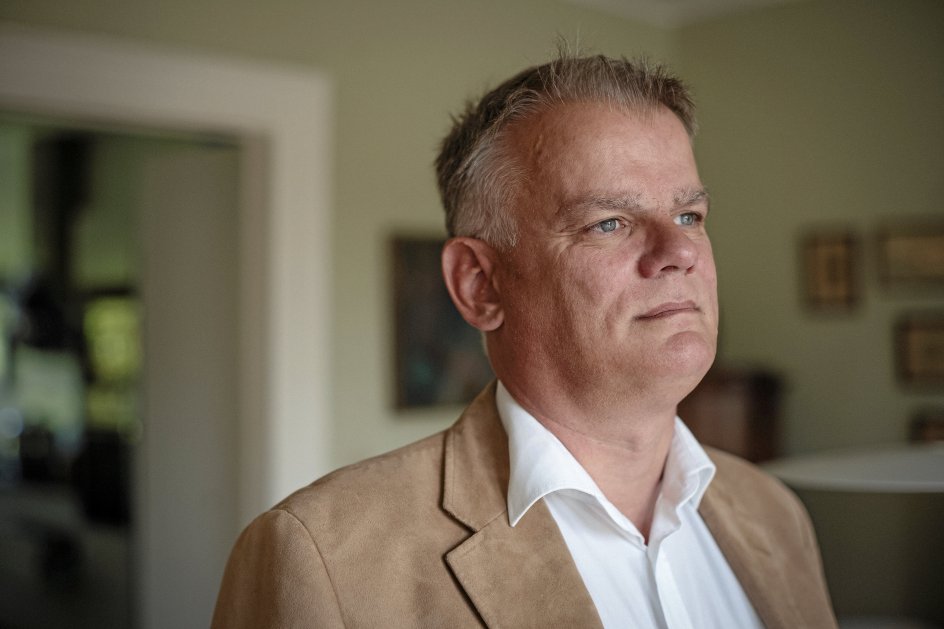 ”Jeg er blevet meget mere bevidst om, at jeg som præst skal fylde mindre for at lade evangeliet træde frem og lade Helligånden virke,” siger Christian Langballe. –