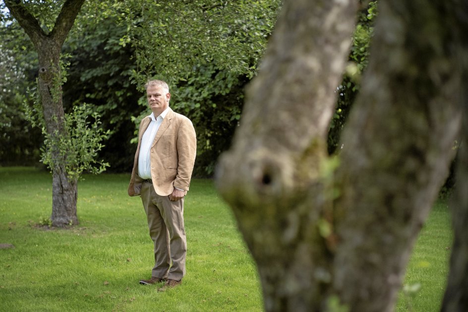 ”Jeg er blevet meget mere bevidst om, at jeg som præst skal fylde mindre for at lade evangeliet træde frem og lade Helligånden virke,” siger Christian Langballe. –