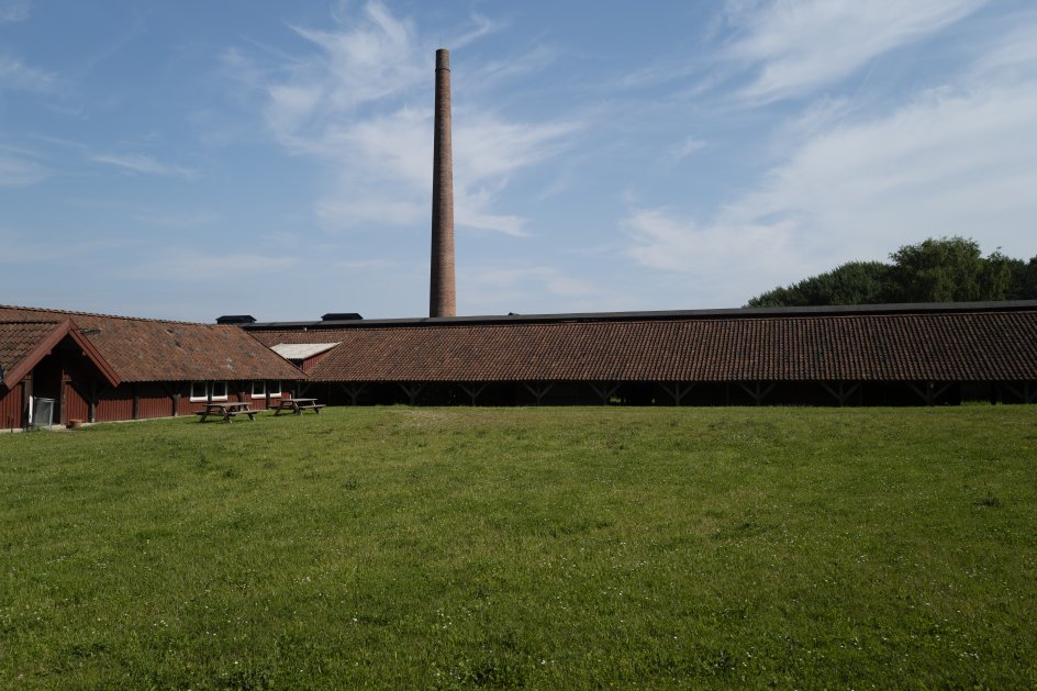 Cathrinesminde Teglværk fortæller historien om en teglproduktion ved Flenborg Fjord, der havde sin storhedstid for 100 år siden. Foruden at være museum er stedet også et kulturelt kraftcenter for Sønderjylland, især Broagerland. –