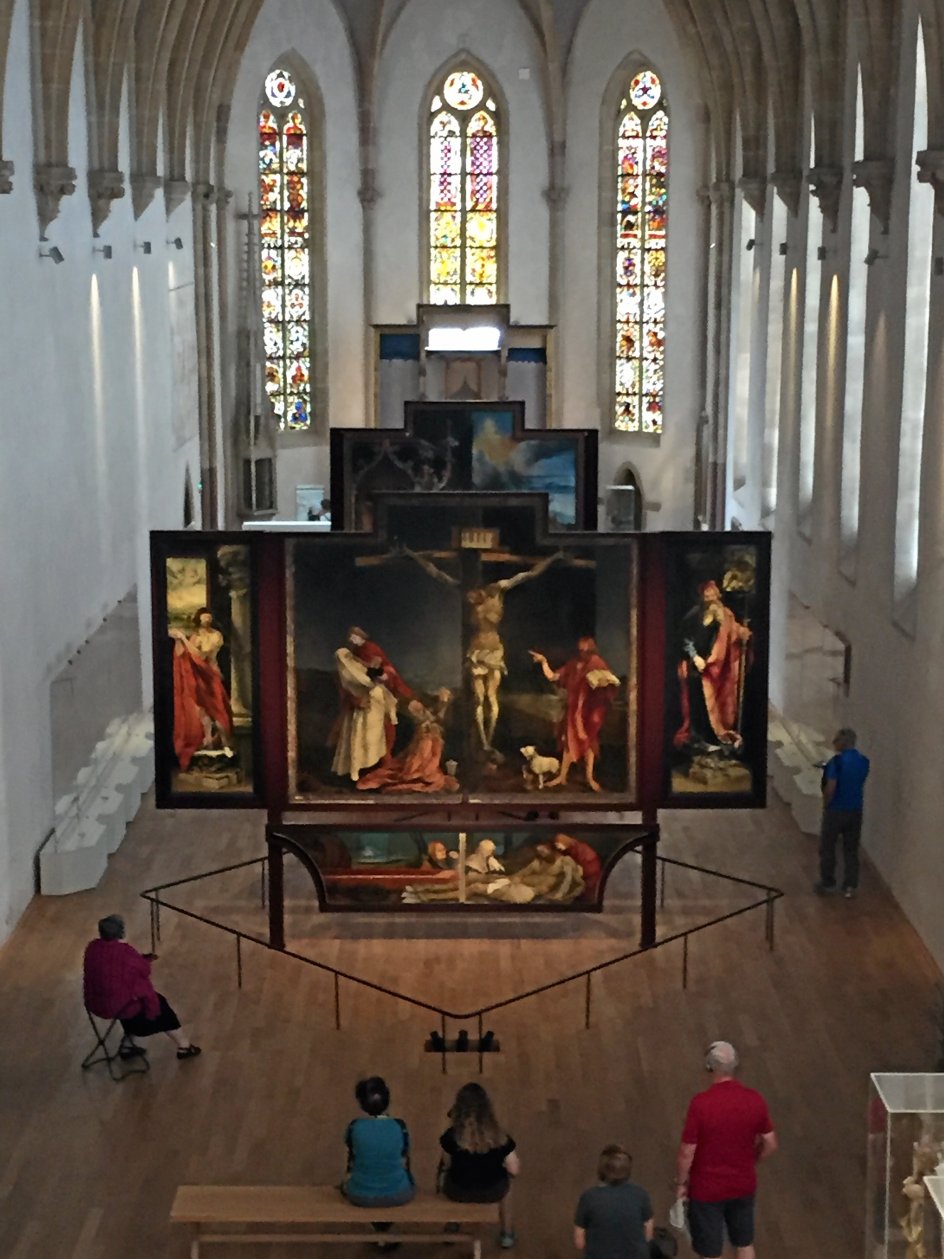 Nederst til højre: Sjælen i Musée Unterlinden, klosterkirkens høje gotiske hvælvinger, er viet til Isenheim-alteret skabt af Matthias Grünewald – et mesterværk blandt alverdens altertavler.