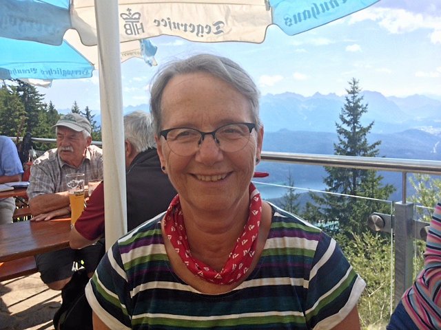 Det var med fredsbønner i kirker som her Gethsemane Kirken i Østberlin, at de folkelige krav om forandringer i efteråret 1989 for alvor tog fart. Elfriede Stauss var involveret i en fredsgruppe i sin menighed i Halle. ”Vi kunne stole på hinanden. Og vi var besluttet på ikke at forlade landet,” siger hun i dag.