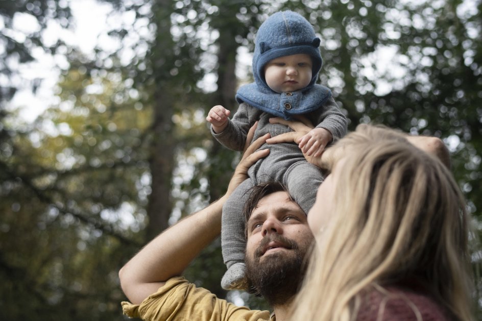 Under graviditeten, og særligt efter Theia blev født, kunne Amalie mærke, at det blev meget vigtigt for hende at få døbt sit barn. Det er en tradition i hendes familie, og hun følte, det gav en form for ’åndelig beskyttelse’ af datteren. - Foto: Julie Meldhede Kristensen