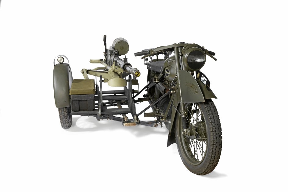 Genstandenes mængde fascinerende. Her er det en rekonstrueret Nimbusmotorcykel med en Madsen-maskinkanon, der var del af Danmarks mobile forsvar. – Foto: Museum Sønderjylland.