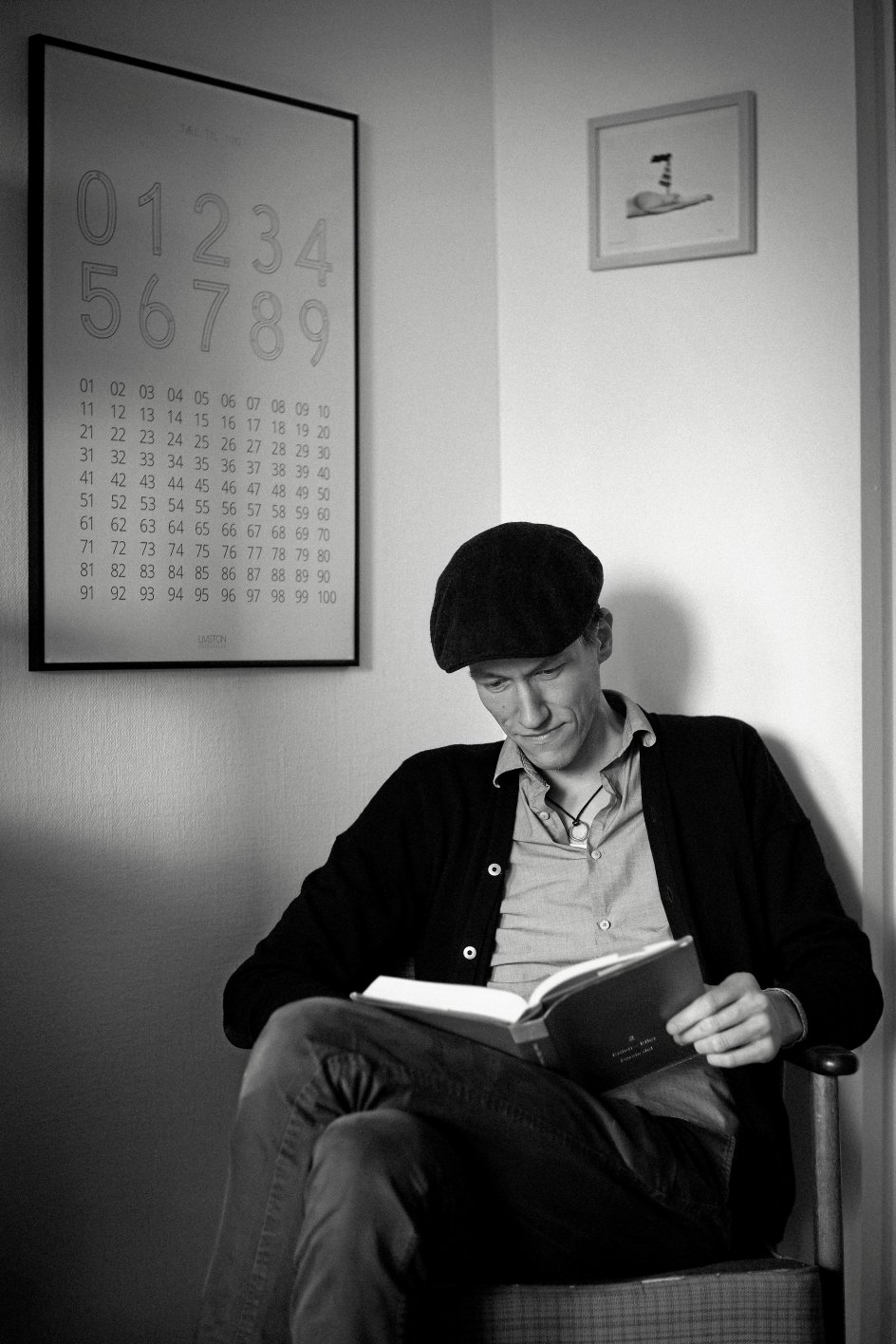 Christian Hjortkjær underviser i eksistensfag på Silkeborg Højskole, hvor han prøver at være opbyggelig som Kierkegaard i forhold til den generation, der bakser så meget med at føle sig utilstrækkelige i en perfekthedskultur. – Foto: Bo Amstrup/Ritzau Scanpix.
