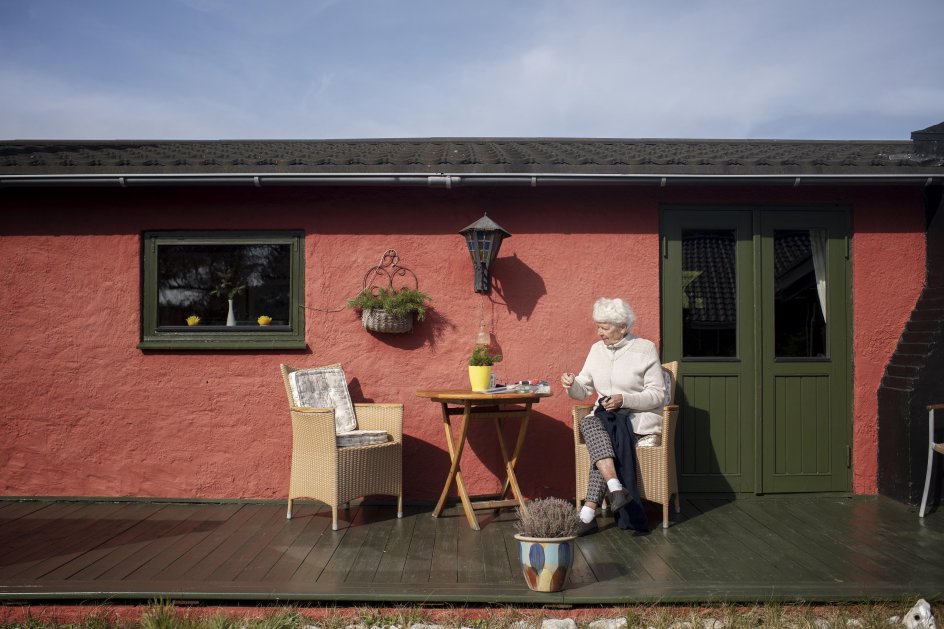 ”Her er mere sikkert. Der er længere mellem menneskene, og man kan bedre holde afstand,” fortæller 67-årige Lene Mårtensson, der har boet i sin campingvogn i knap 14 dage.
