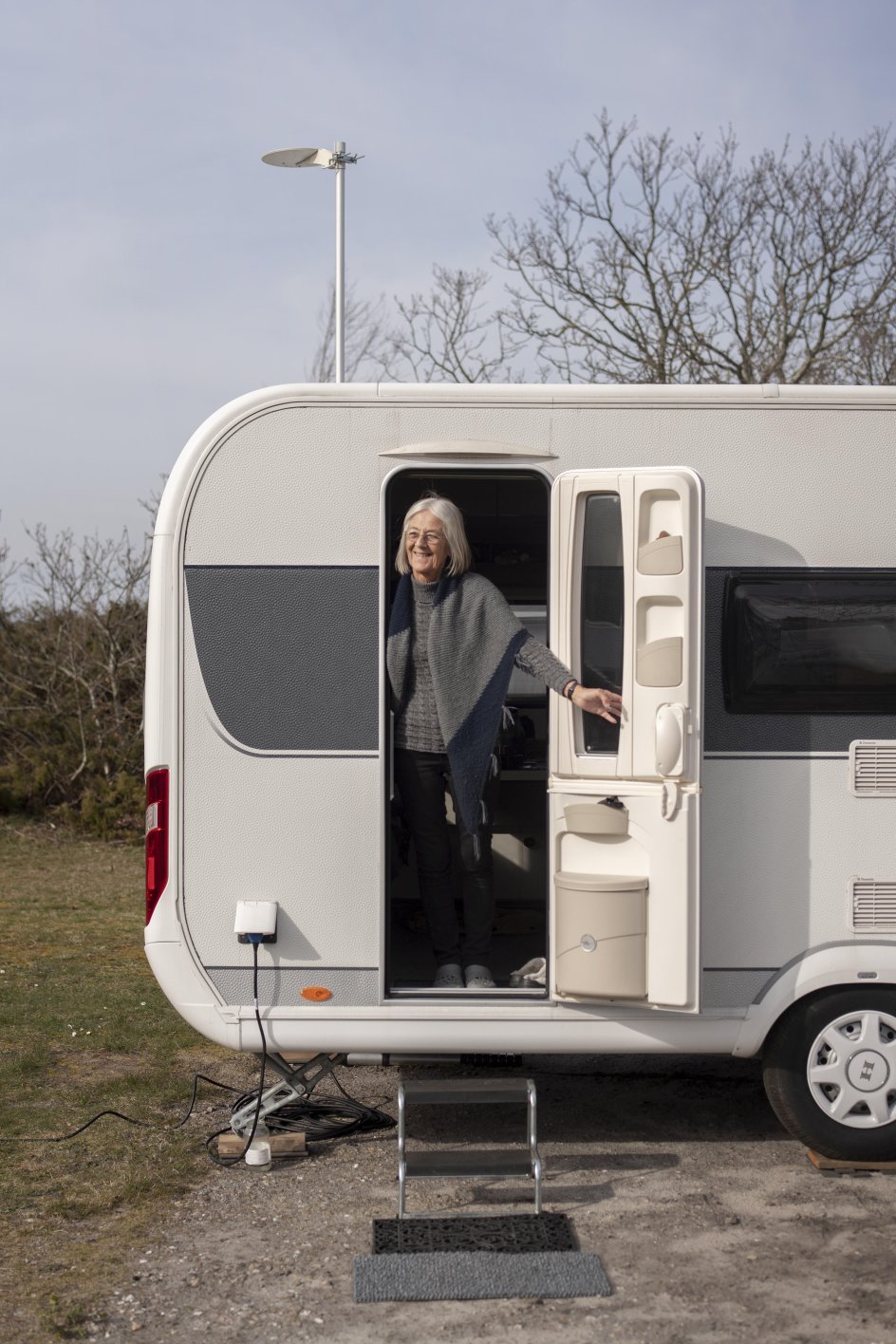 ”Her er mere sikkert. Der er længere mellem menneskene, og man kan bedre holde afstand,” fortæller 67-årige Lene Mårtensson, der har boet i sin campingvogn i knap 14 dage.