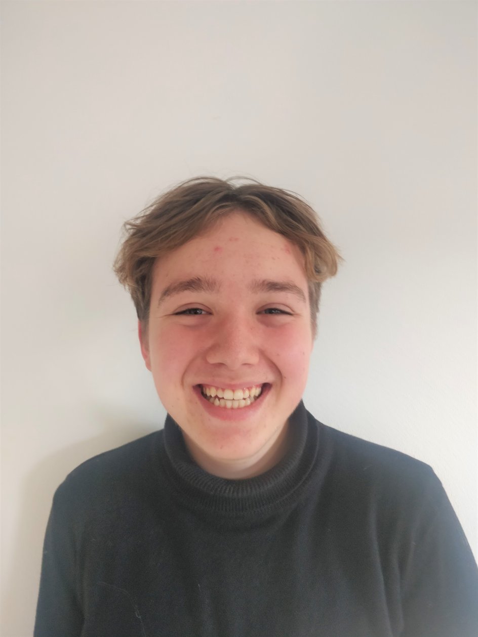 Emmy Harder, Tobias Lawaetz og Signe Kelsen er gymnasieelever, der alle er glade for, at der bliver kigget på den nuværende 7-trinsskala, som de får karakterer og bliver bedømt ud fra. Der er nemlig flere ting, der ikke fungerer, mener de.