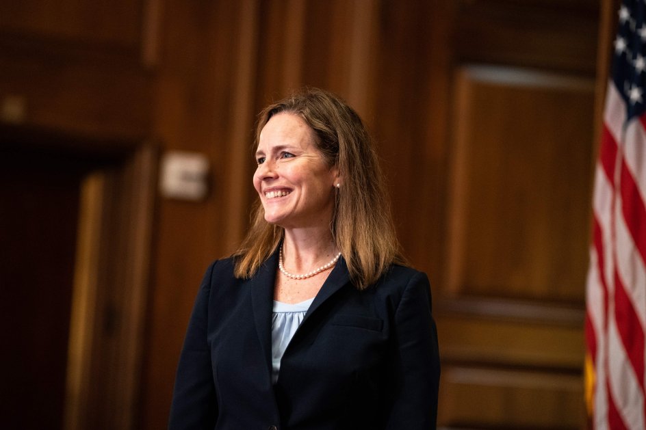 Billedet af dommerne i USA's højesteret blev taget den 1. juni 2017, og to af dem på billedet besidder ikke længere det embede: Ruth Bader Ginsburg (nederste række yderst til venstre) døde i september dette år, og hendes sidemand, Anthony Kennedy, gik på pension i 2018.