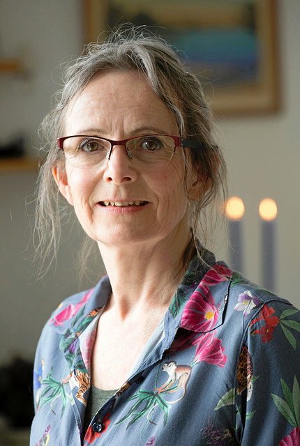 ”Det handler om at vide, hvad skam er. For mig har det været godt at få en forklaring på min selvusikkerhed. Hvis man får at vide, hvad den selvusikkerhed handler om, tror jeg , at det vil være en lettelse for mange. Det var det i hvert fald for mig,” siger Ilse Sand. – Foto: Jonna Fuglsang.