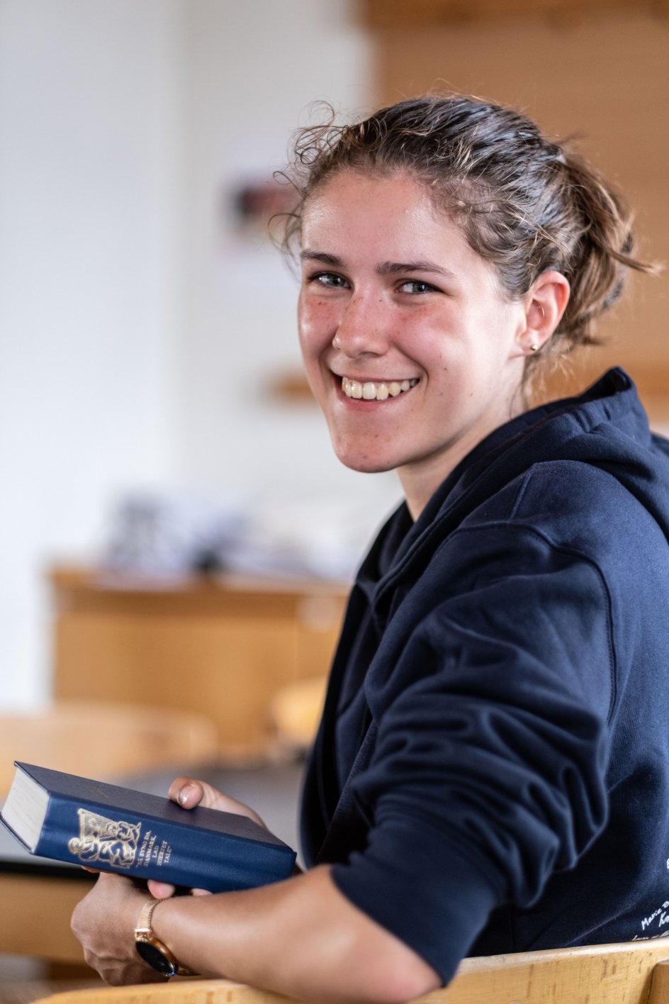 17-årige Caroline Hansen har været vant til at synge i kirkekor, før hun kom på efterskole.