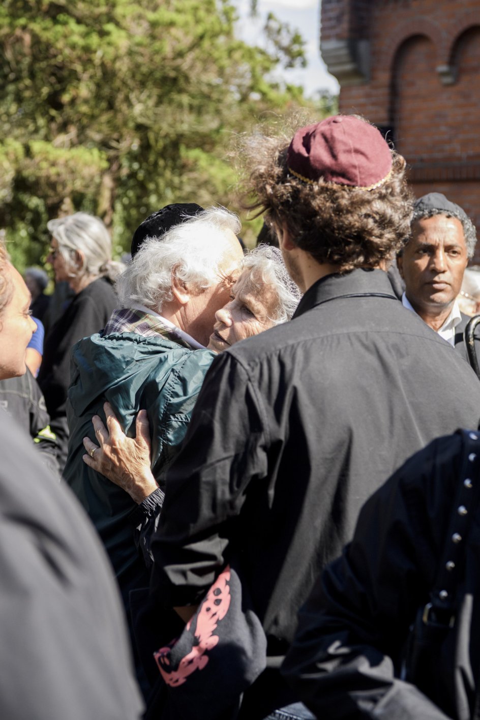 Bent Melchior betød meget for mange mennesker, for han skabte en personlig relation til dem, han mødte på sin vej igennem sit 92 år lange liv, fortalte hans barnebarn Jair Melchior i sin tale.