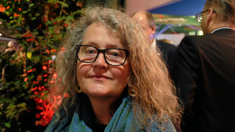 ”Han er et menneske med integritet,” siger SPD-medlem Carola Ebhardt om Scholz.