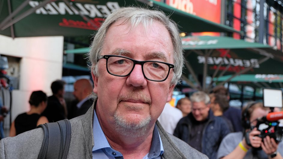 ”Forskellen dengang og nu er, at der dengang var en mur, som hed Merkel, som var nærmest umulig at komme forbi, og den er der ikke mere,” siger SPD-medlem Rolf Kleine om Scholz’ sejr og socialdemokraternes tidligere nederlag.