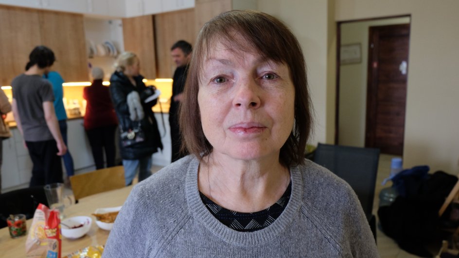 “Russerne var vores brødre og søstre. Men nu har Putin delt os. Gud forbyde, at han udsletter os,” siger den 65-årige jurist Olha Ivanivna, som er flygtet til Lviv fra hovedstaden Kyiv.
