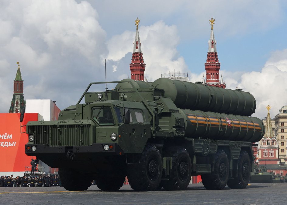 Det russiske S-400 missilforsvarssystem vises frem på Den Røde Plads.