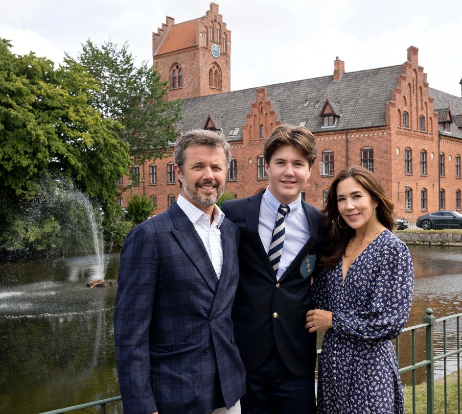 Kronprinsparrets ældste søn, Prins Christian, er elev på Herlufsholm.