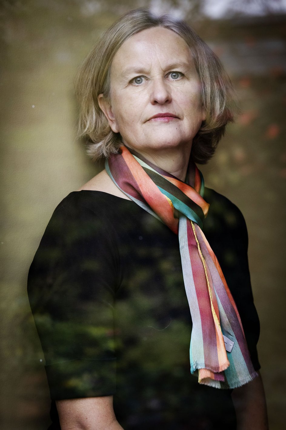 Hvordan kan man forvandle mørke og had til lys, spørger 57-årige Ida Jessen i sin nye essaysamling "Endnu en bog jeg aldrig skrev", der stiller spørgsmål til forfatterskaber - andres såvel som hendes eget.