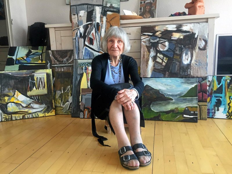 Torhild Fossdal Tolfsen var en uhyre produktiv kunstmaler og fortsatte også, efter hun fik Parkinsons sygdom. – Privatfoto.