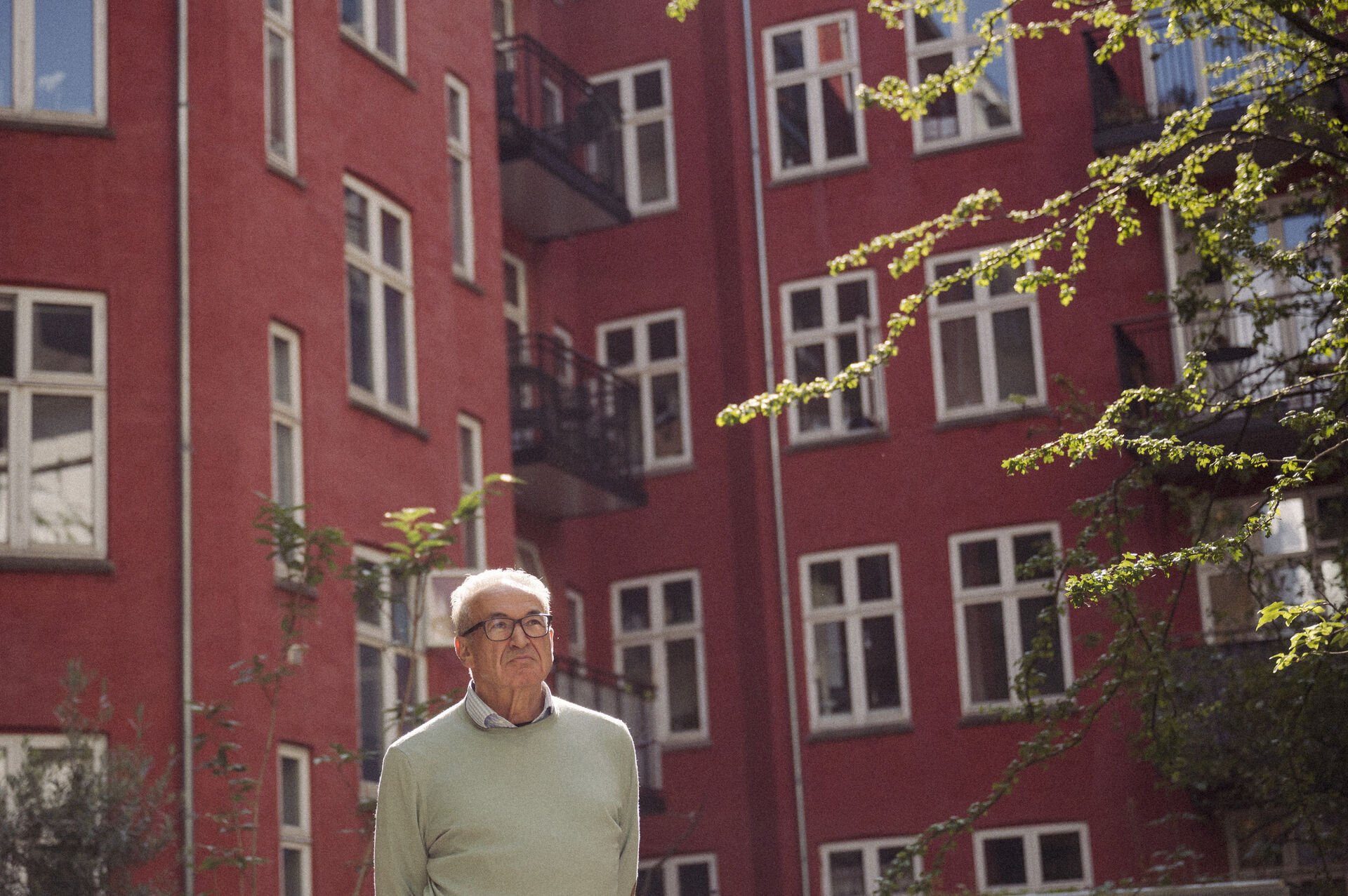 Samuel Rachlin Samuel Rachlin er rystet over alle tidens konflikter. Men han ...