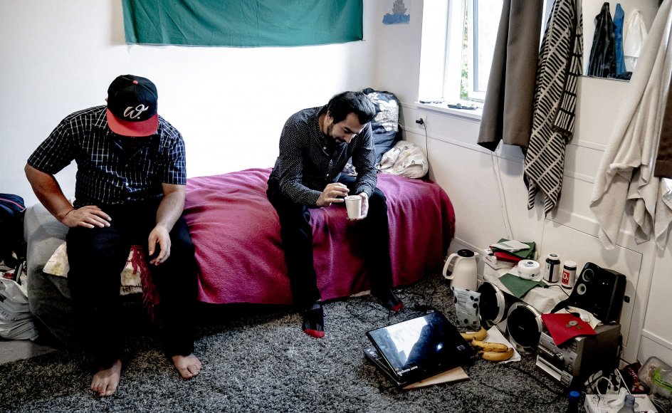 I 2020 var der 1072 udsendelsesparate afviste asylansøgere i Danmark. Heraf betegner myndighederne 566 som ”fastlåste”. Her ses Kamran Mahmodi (til højre) og hans værelseskammerat Khalil Asouda.