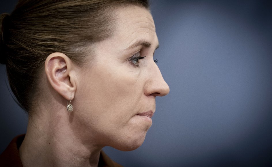 ”Hun er i gang med at skabe en fortælling om, at alle andre i nyere dansk politisk historie har været magtesløse idioter, og at Danmark endelig har fået en regering, der tør være politisk. Man får skabt en idé om, at de sidste 30 års reformer ikke har været politik, men konsekvensen af nogle kræfter udefra. Det er en falsk modsætning og en stråmand,” siger Noa Redington om Mette Frederiksen.