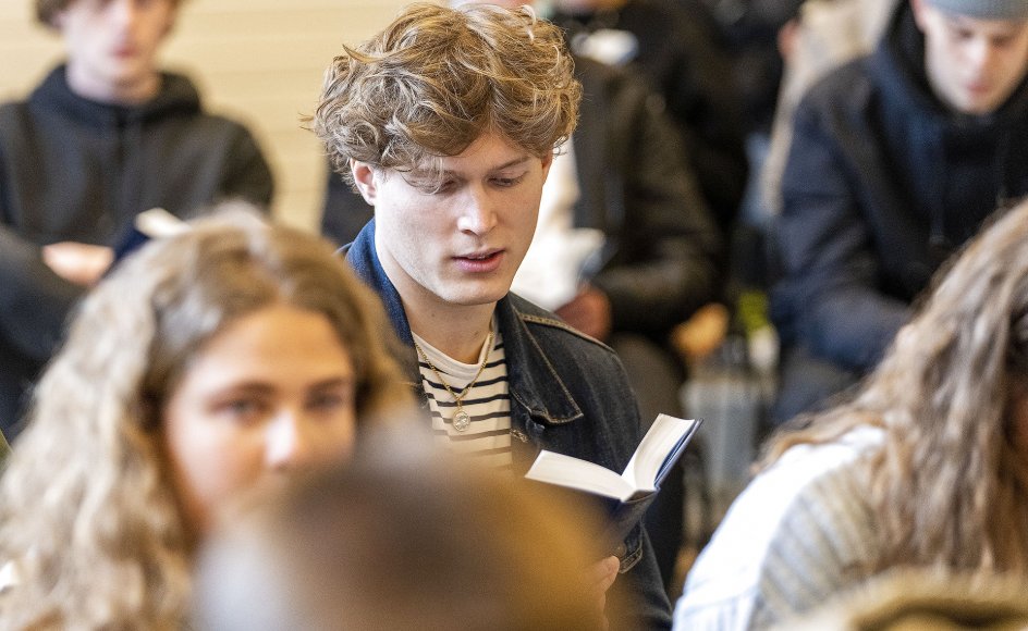 I de danske sangbøger er det nationen under ét og identiteten som dansker, der fylder mest i sangene.