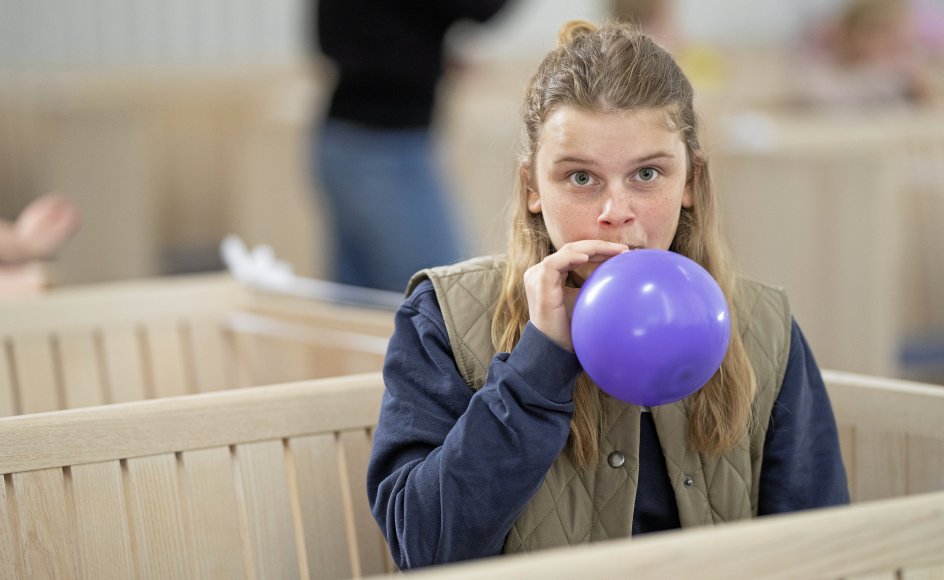 ’Himmelske Rytmer’ er megafedt, også fordi jeg er kommet i tanke om, at kirken findes,” siger Victoria Andersen, der er 12 år. – Fotos: Frank Cilius/Ritzau Scanpix.