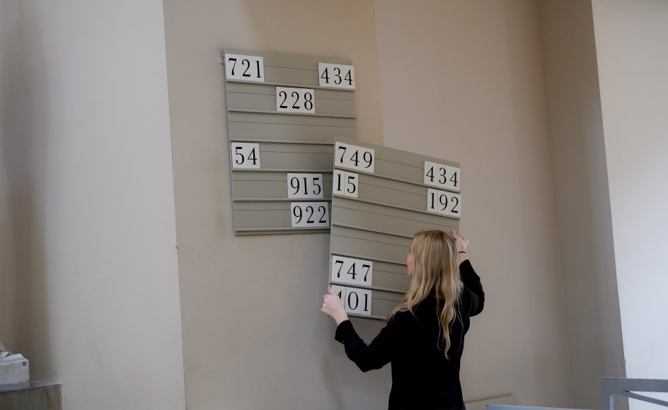 I dag skal organister, kirketjenere og andre ansatte i folkekirken forhandle overenskomst med Kirkeministeriet. Men står det til landsforeningen, bør det snarere være den som repræsentant for kirkens arbejdsgivere, der sidder for enden af forhandlingsbordet.