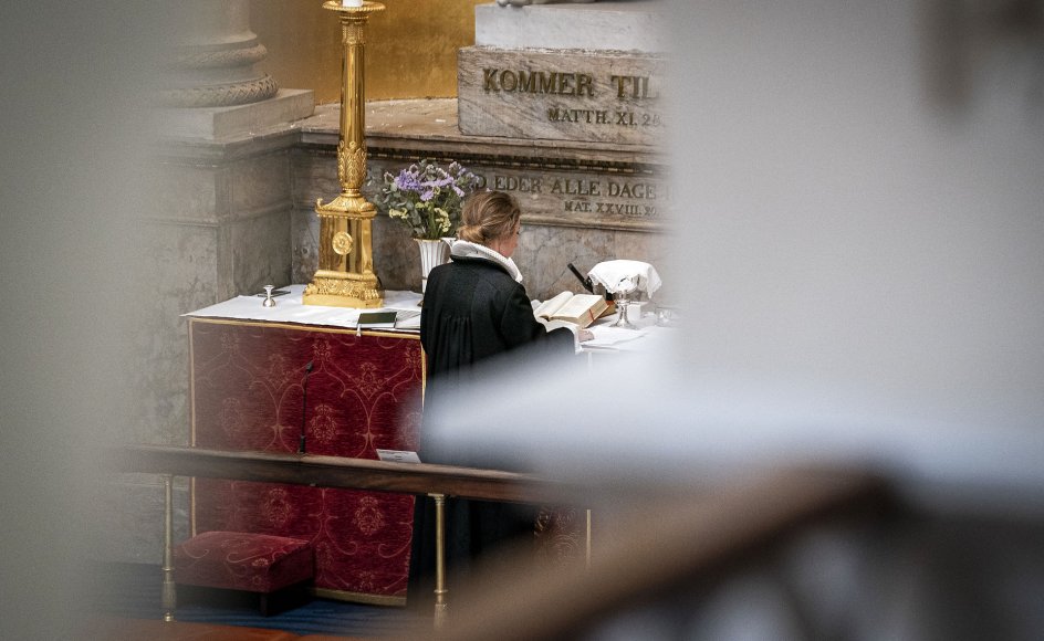 Flere end 1000 kirkefolk kritiserer i brevet regeringens inddragelse af opholdstilladelser for syriske flygtninge, hvilket også har fået FN’s Flygtningehøjkommissariat og en række humanitære organisationer på banen.