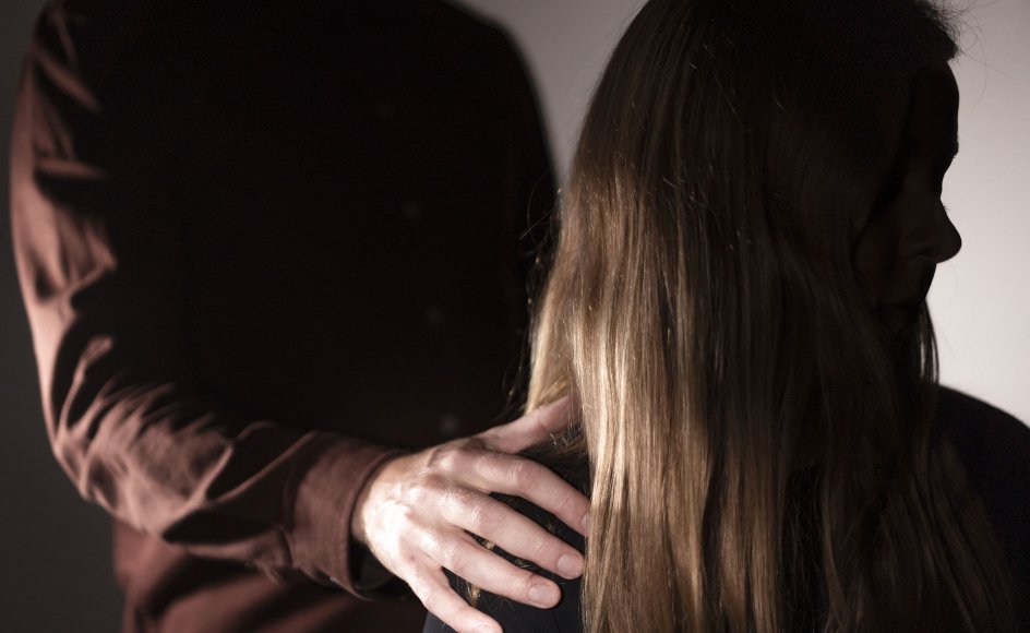 Det første indlæg med hashtagget kom mandag aften. Det var forkvinden for foreningen Voldtægtsofres Vilkår, Kirstine Holst, der stod bag initiativet.