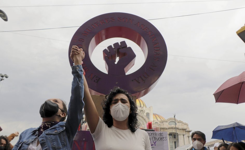 I mange lande afholdes der store demonstrationer for at skabe opmærksomhed på femicide-ofre. Blandt andet i Mexico, hvor drabet på Fernanda Olivares i sidste måned førte til protester i Mexico City. Der var over 900 femicides i Mexico sidste år. – Foto: Gerardo Vieyra/ NurPhoto via Getty Images.