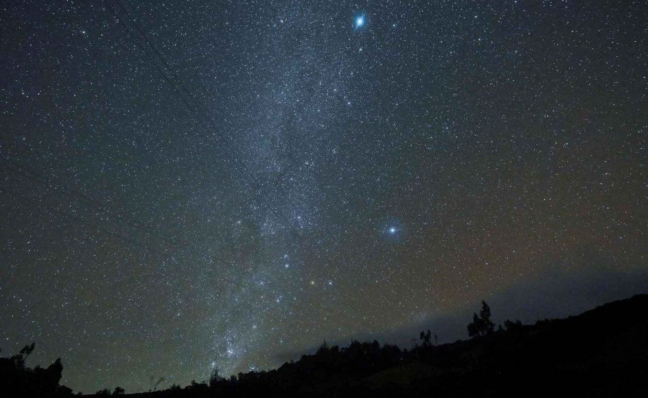 Mælkevejen - her set fra Puracé i Colombia - består af op mod 400 milliarder stjerner og mindst lige så mange planeter. (Arkivfoto)