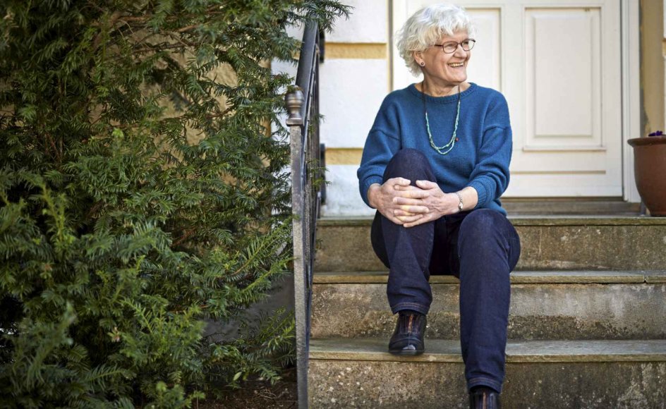 Vi har i høj grad været henvist til os selv under coronakrisen, og derfor synes jeg, det er vigtigt at kunne sidde sammen med andre i kirken i påsken,” siger Ingrid Mejer Jensen, der var i kirke langfredag og skal det igen påskedag. – Foto: Mikkel Berg Pedersen/Ritzau Scanpix.