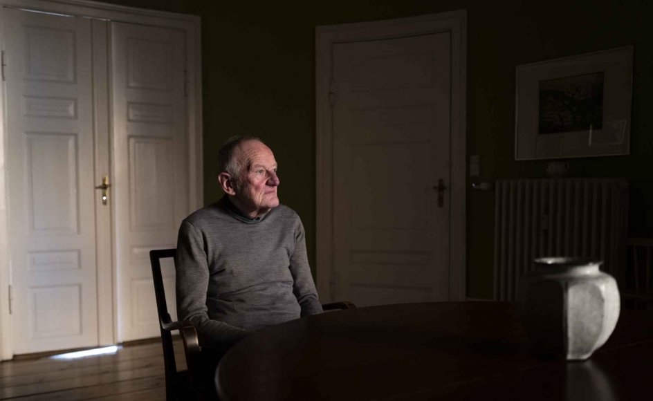Torben Damsholt er uddannet historiker og har altid været særligt optaget af senantikken. Siden sin pensionering som valgmenighedspræst i 2005 er han fortsat med at arbejde som oversætter, og hans nyeste oversættelse er netop udkommet. – Foto: Mikkel Møller Jørgensen.